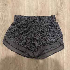 Athleta Mesh Racer Run Mid-Rise Short 4”